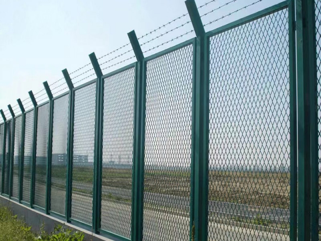 鋼板網(wǎng)護(hù)欄-03